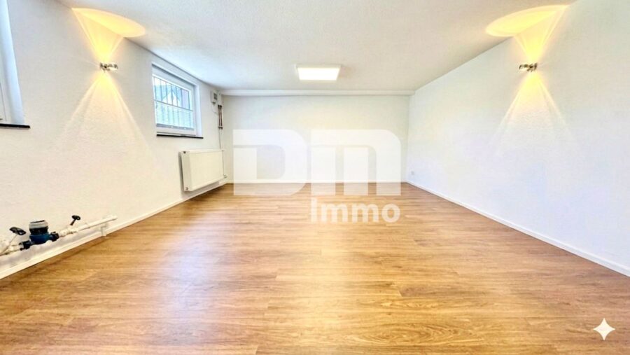 Zeitlose Eleganz trifft Moderne: Modernisiertes Einfamilienhaus mit großem Garten und Garage - Souterrain Hobbykeller beheizt